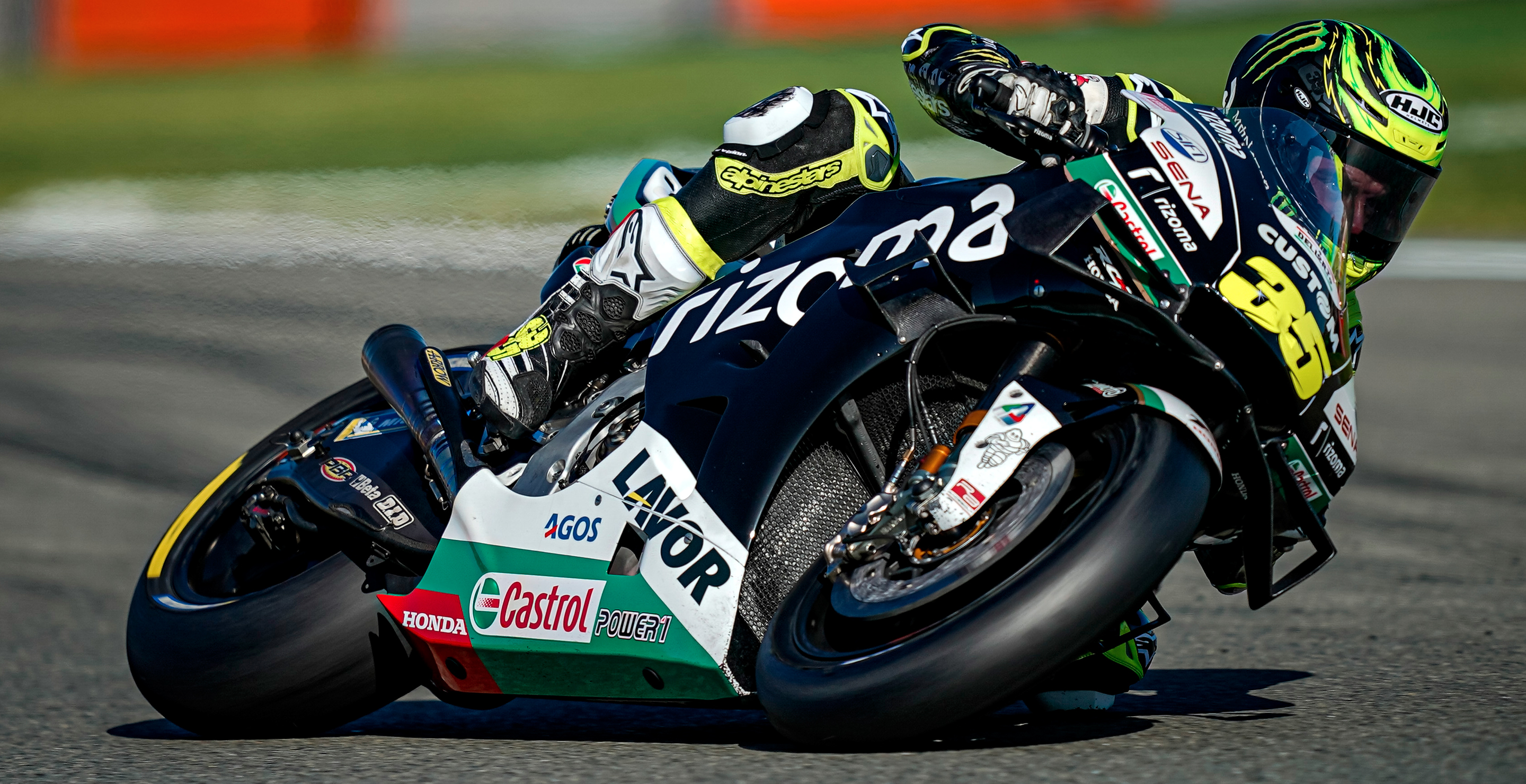 Honda MotoGP con el logotipo de Rizoma en la moto