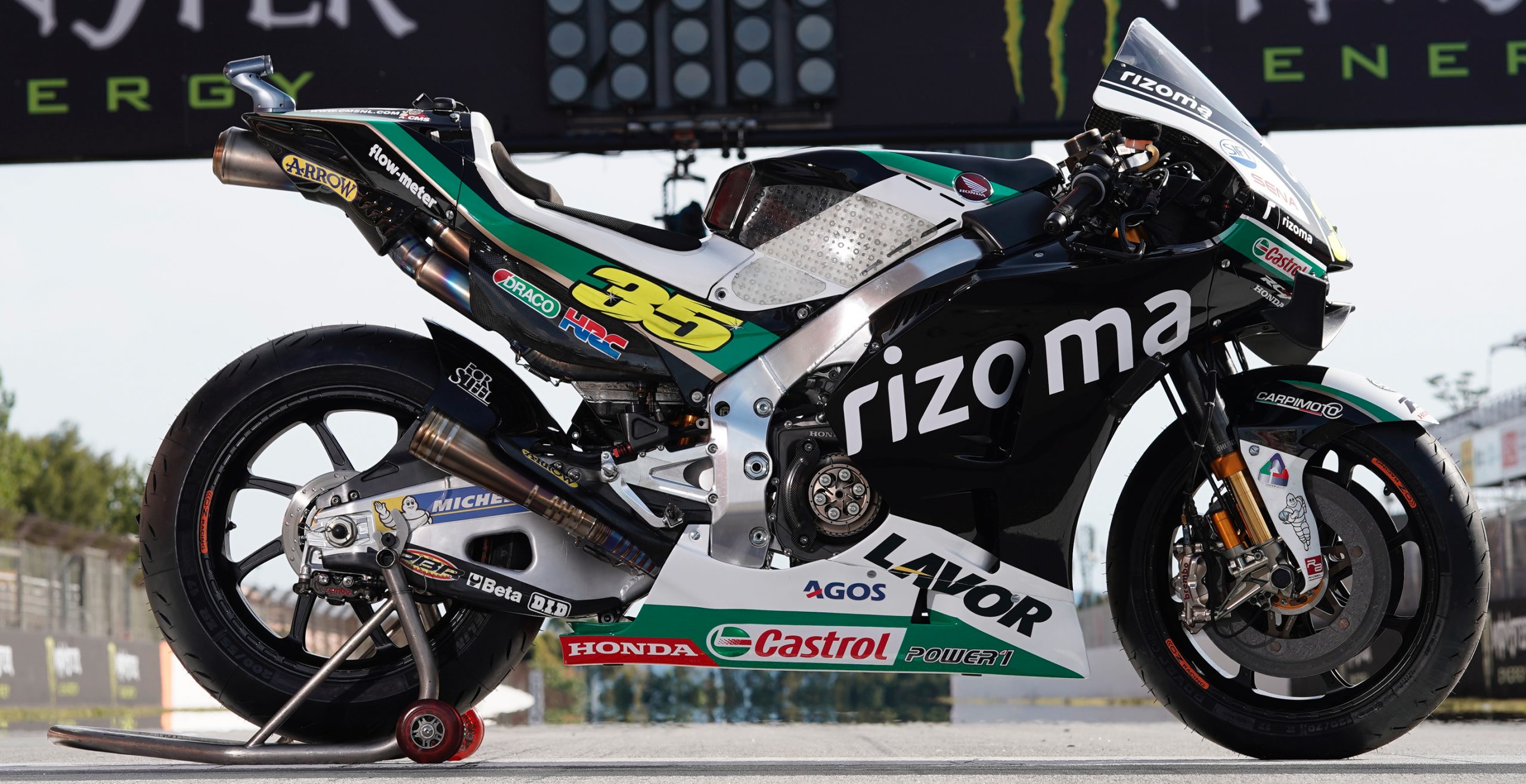 Honda MotoGP con el logotipo de Rizoma en la moto