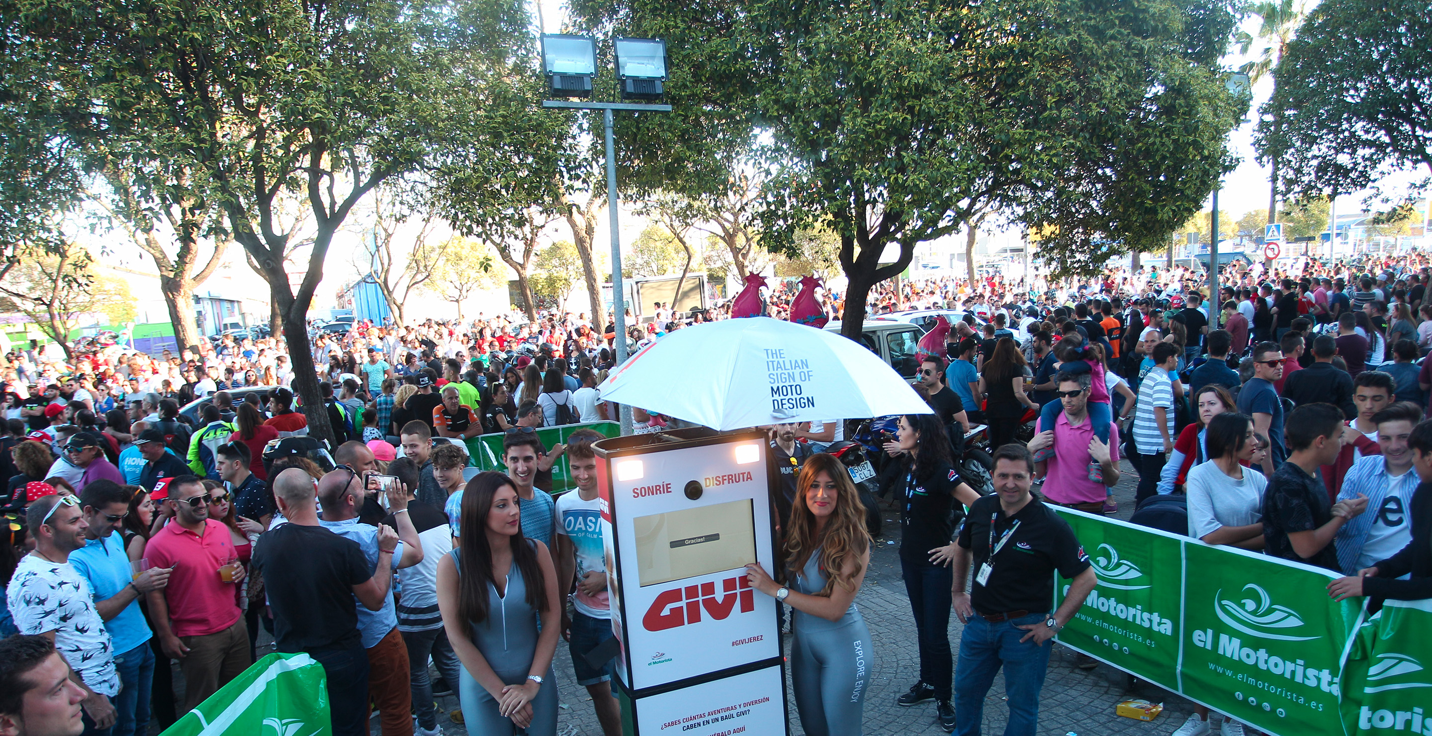 Fotomatón GIVI para accón de marketing de guerrilla durante la celebración del Gran Premio de Motociclismo de Jerez 2015