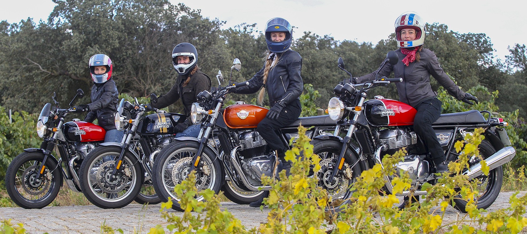 Chicas en motos Royal Enfield